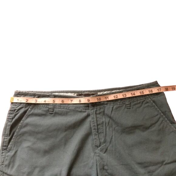 Women's EDDIE BAUER Size 8 Chino Shorts Gray Specially Dyed Pockets Outdoor - Picture 6 of 10